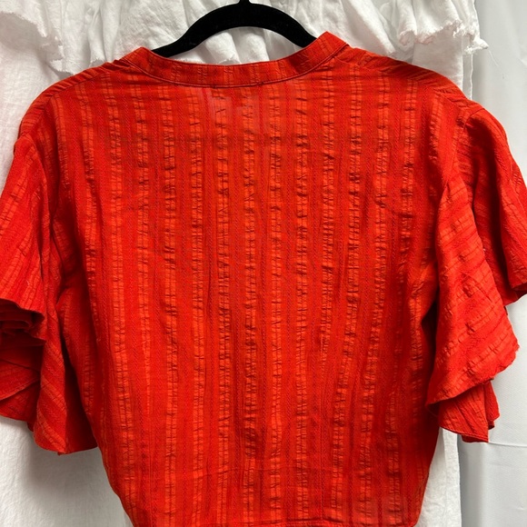 Ruffle Top! - Picture 3 of 3